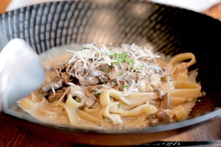 Pilz-Rahm-Pasta - einfach, schnell, lecker, aromatisch. Sowohl OnePot als auch klassisch zubereitet ein gutes Gericht